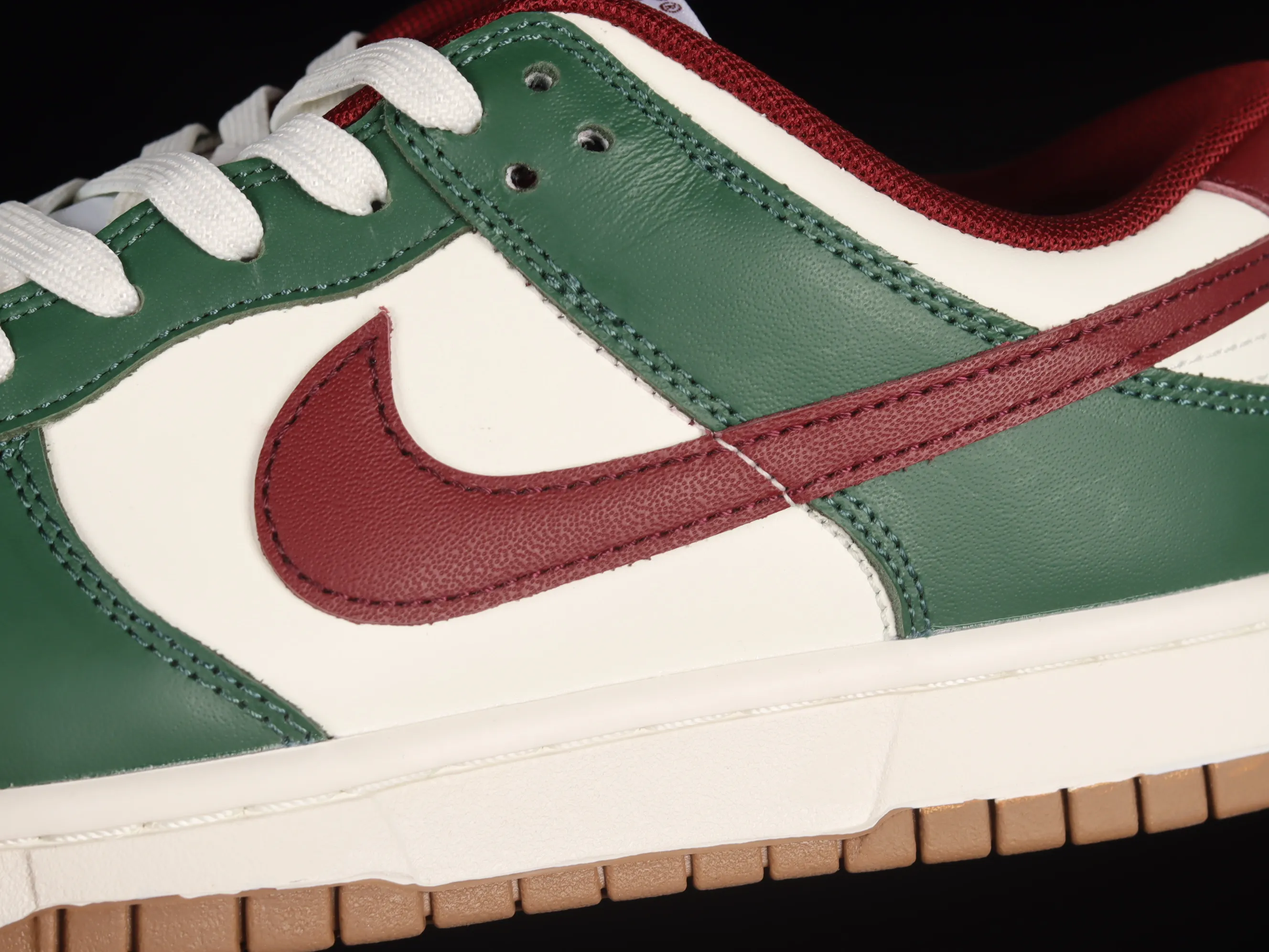 All categories Nk SB Dunk series Nk SB Dunk Low low-top sneakers F version Nk SB Dunk Low "Gorge Green" bean paste green color SB low-top casual sneakers FB7160-161